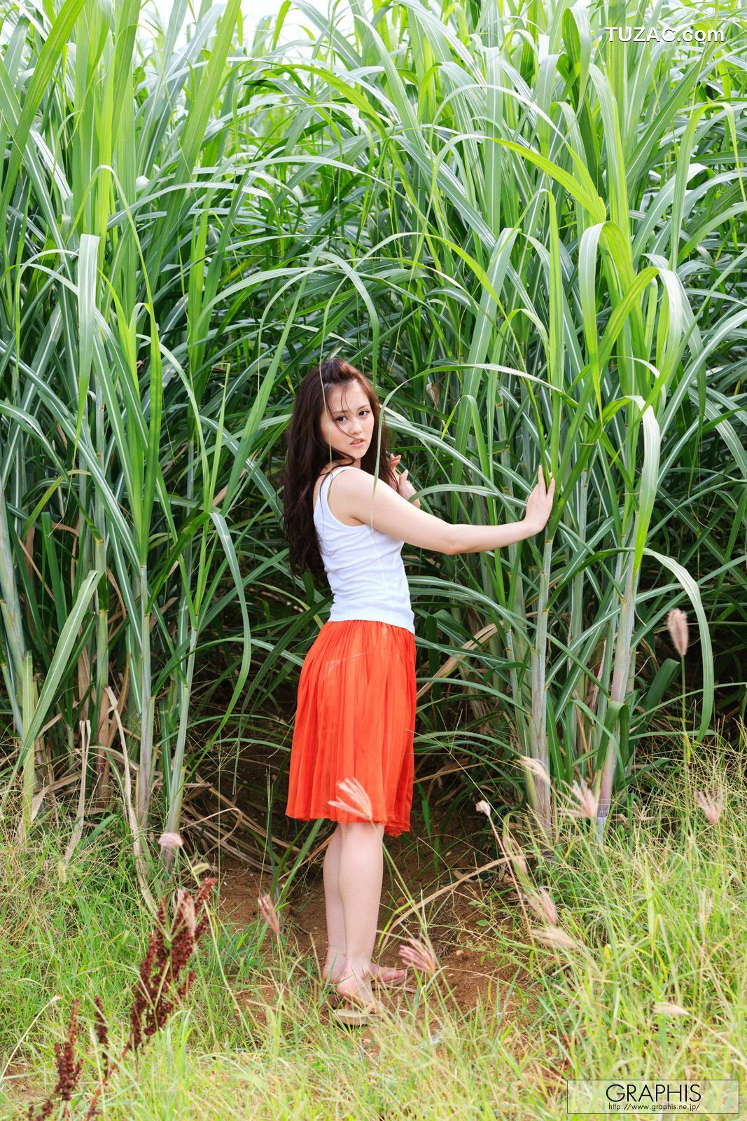 Graphis_Beni Ito 伊东红 First Gravure 初脱ぎ娘 写真集[44P]