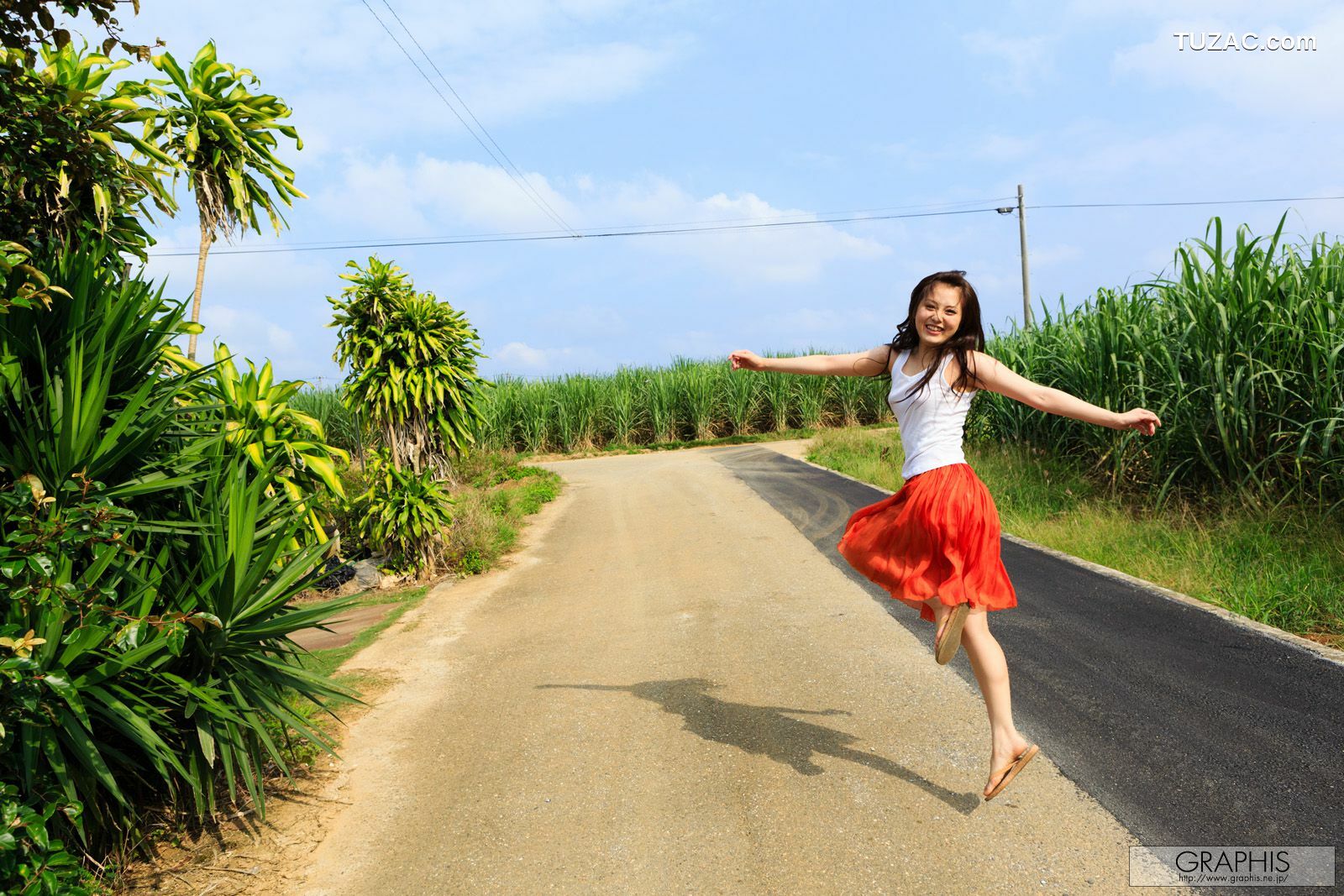 Graphis_Beni Ito 伊东红 First Gravure 初脱ぎ娘 写真集[44P]