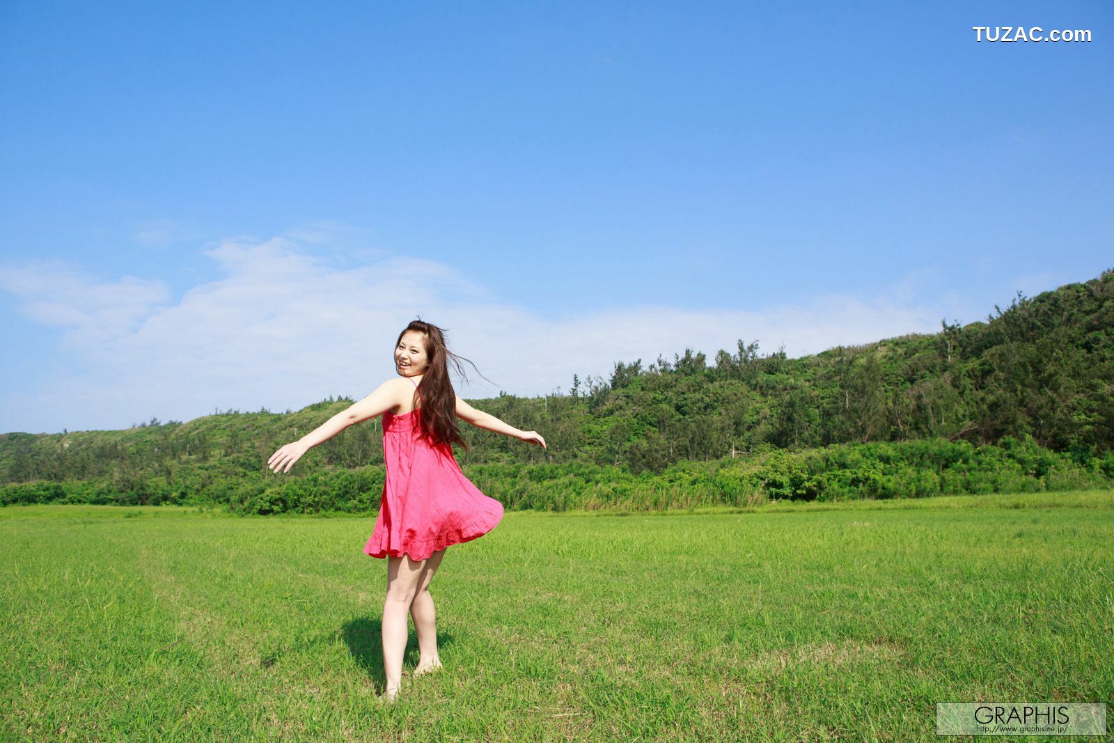 Graphis_Beni Ito 伊东红 First Gravure 初脱ぎ娘 写真集[44P]