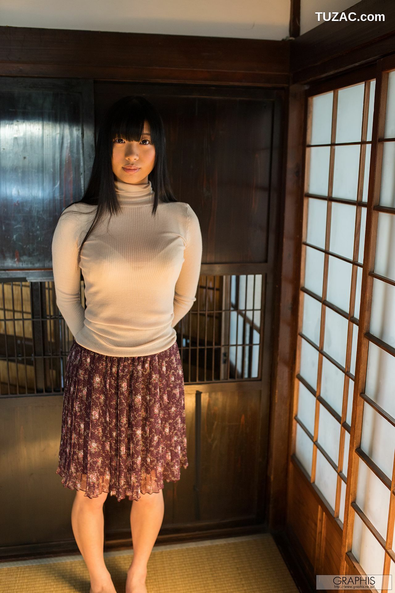 Graphis_Kiritani Matsuri 桐谷まつり/桐谷まつり First Gravure 初脫ぎ娘 写真集[41P]