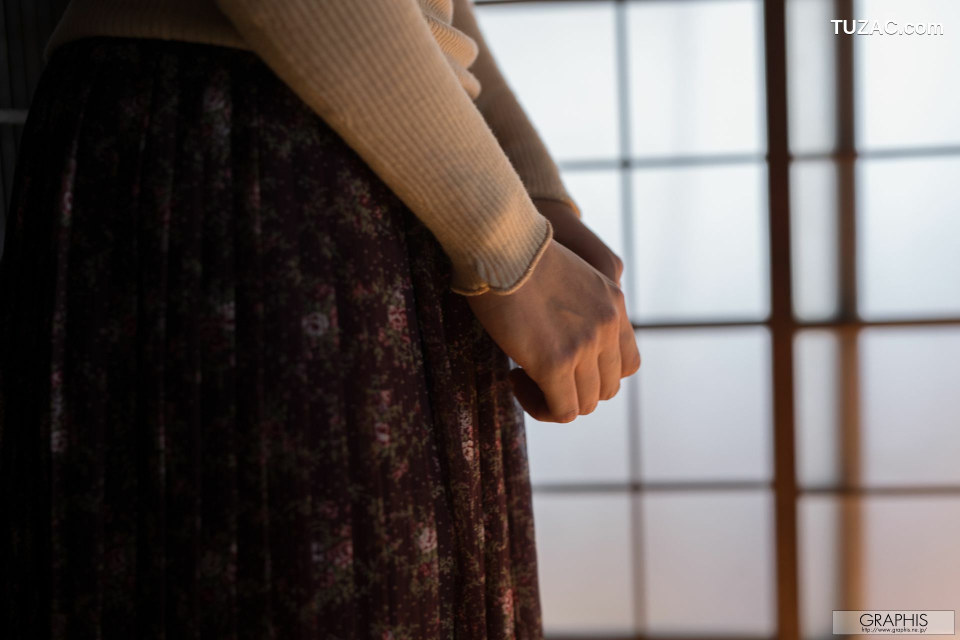 Graphis_Kiritani Matsuri 桐谷まつり/桐谷まつり First Gravure 初脫ぎ娘 写真集[41P]