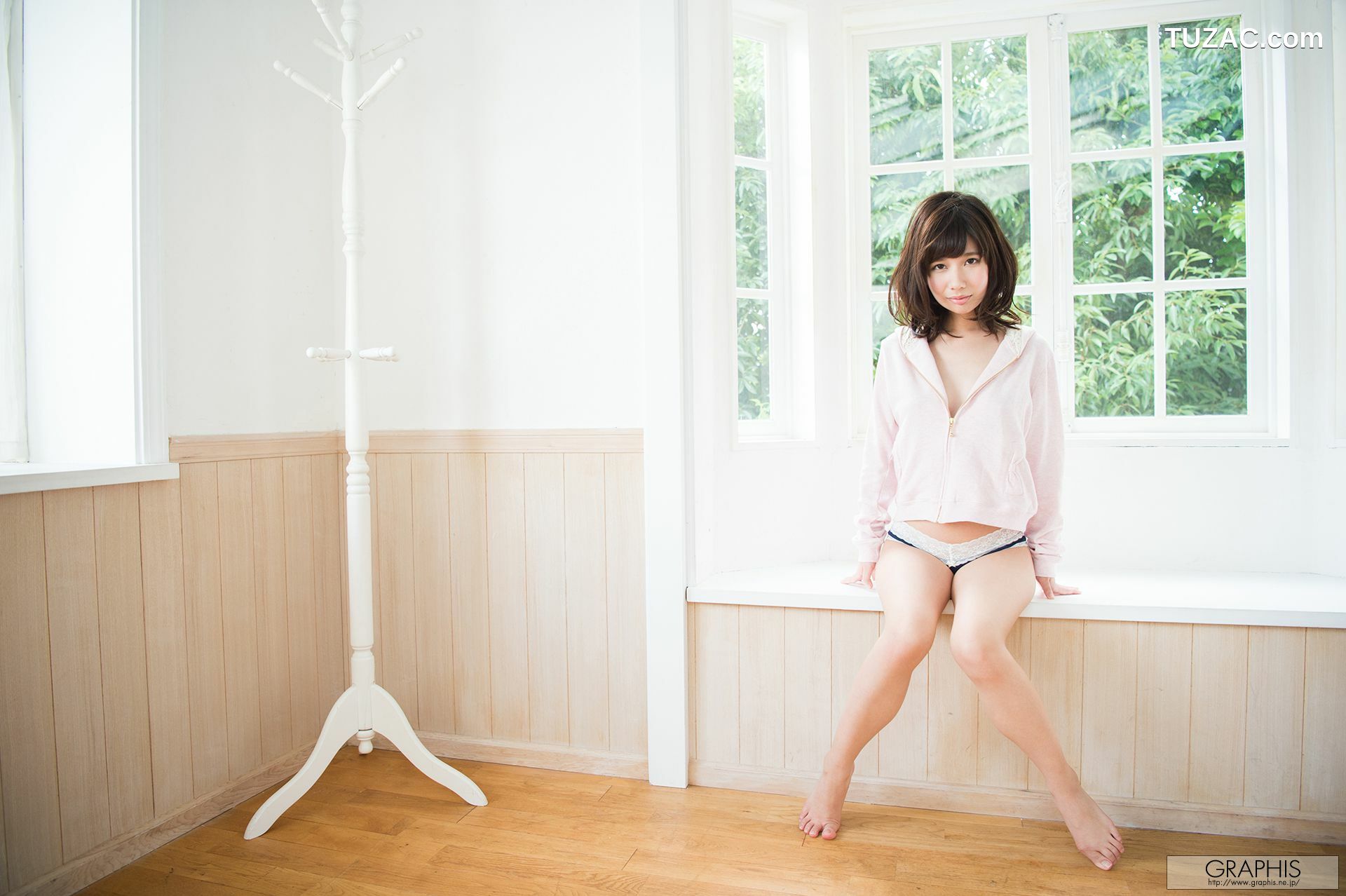 Graphis_Mii Kurii 栗衣みい/栗衣美伊 First Gravure 初脫ぎ娘 写真集[66P]