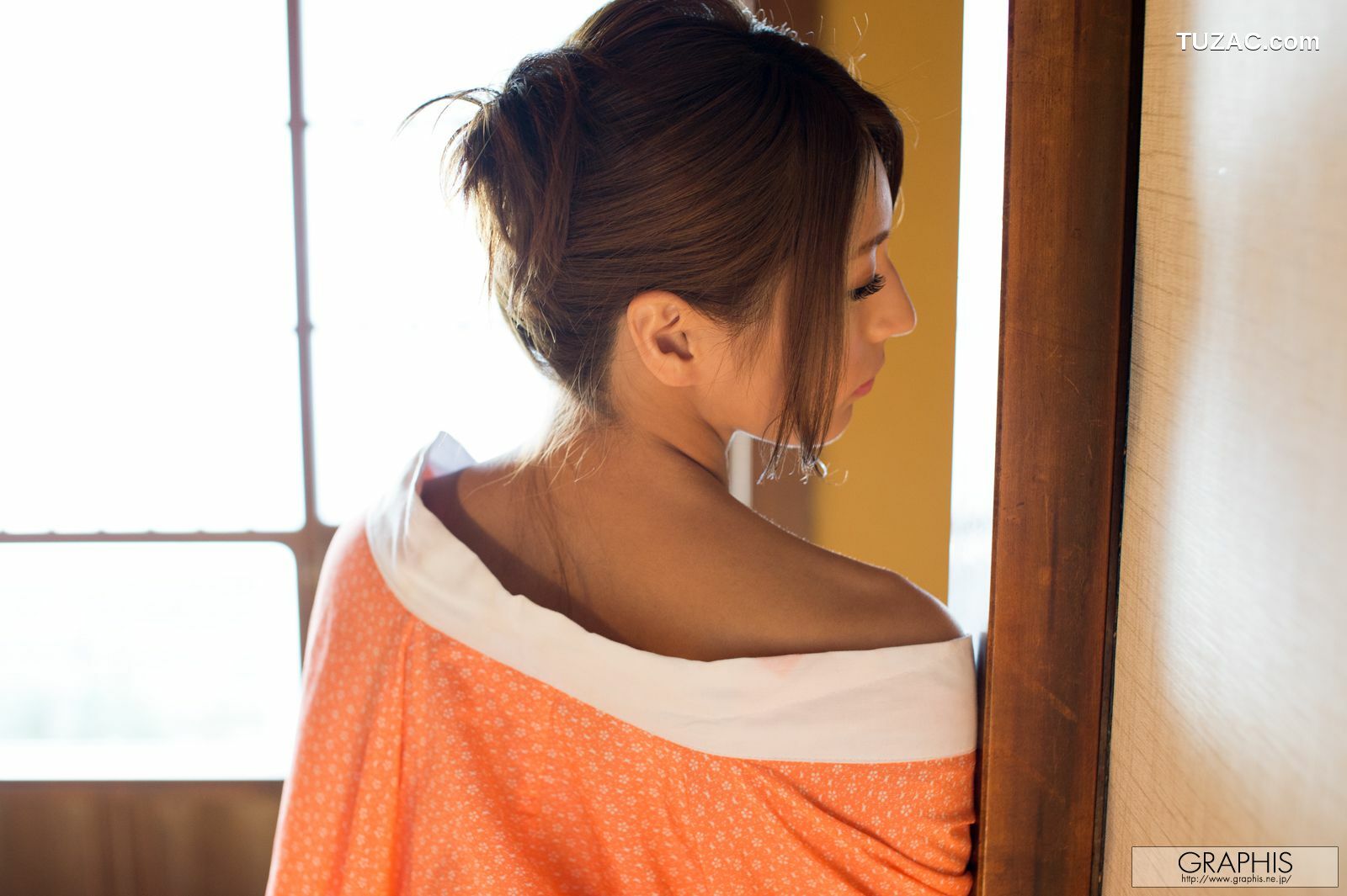 Graphis_Nami Hoshino 星野ナミ First Gravure 初脱ぎ娘 写真集[32P]