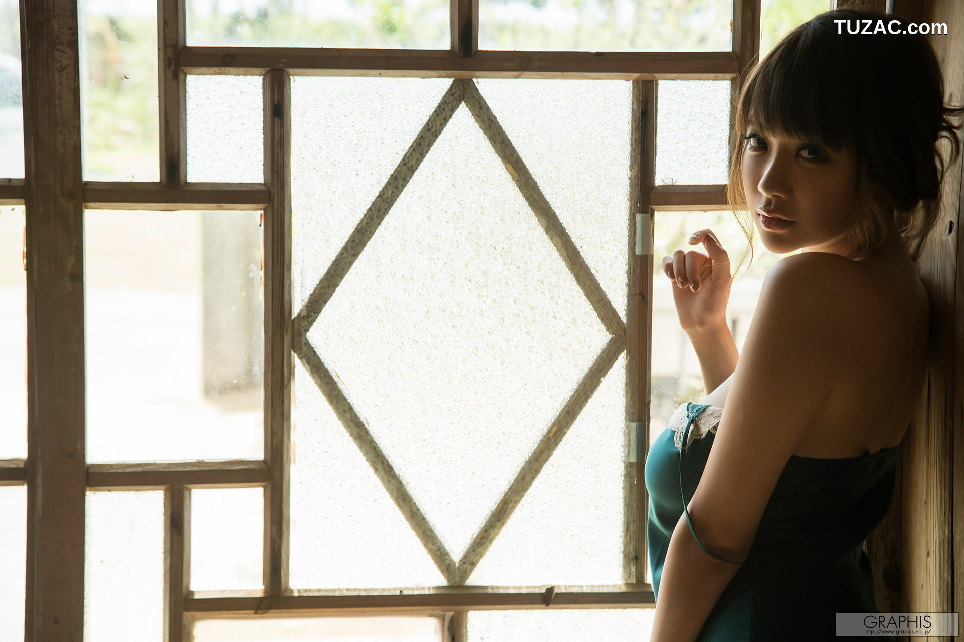 Graphis_RION/宇都宮しをん《Carry On》 Gals 写真集[34P]