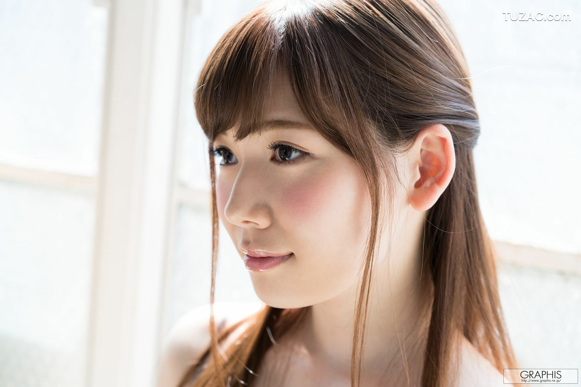 Graphis_Tsumugi Akari 明里つむぎ/明里紬 First Gravure 初脫ぎ娘 写真集[53P]