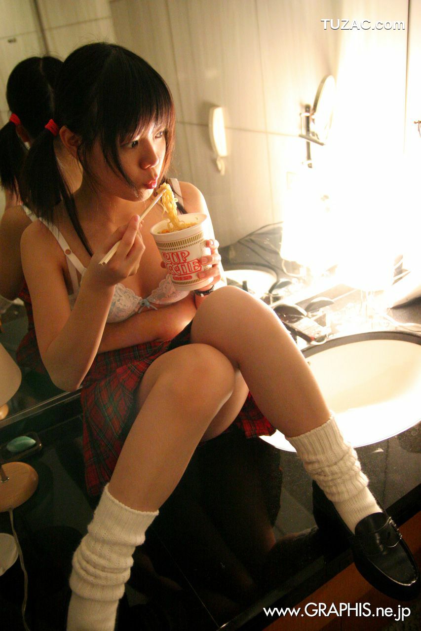 Graphis_Yaya Ogata 绪方やや 《Innocent World》 Gals 写真集[24P]