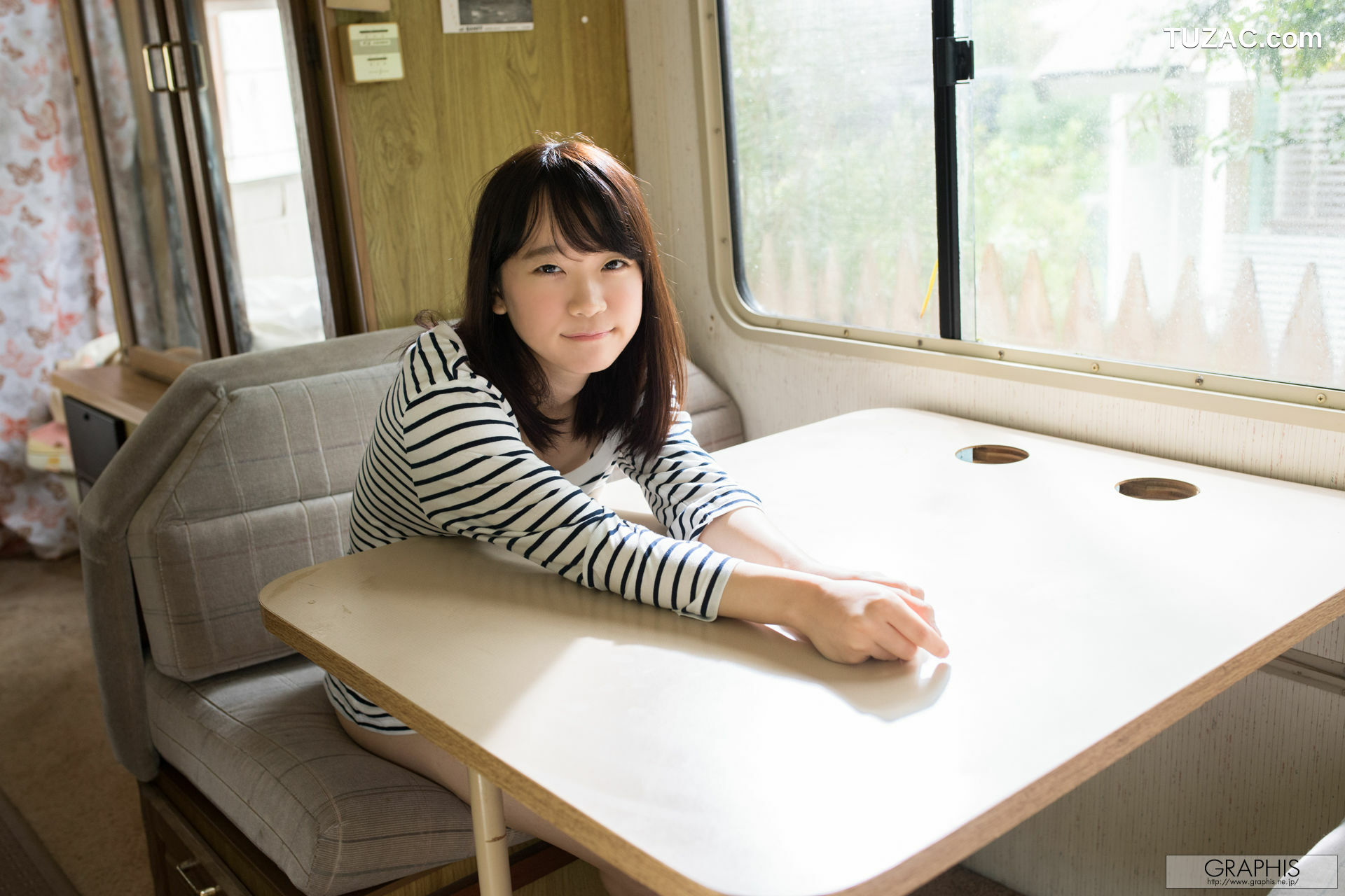 Graphis_Yura Kano 架乃ゆら First Gravure 初脫ぎ娘 写真集[59P]
