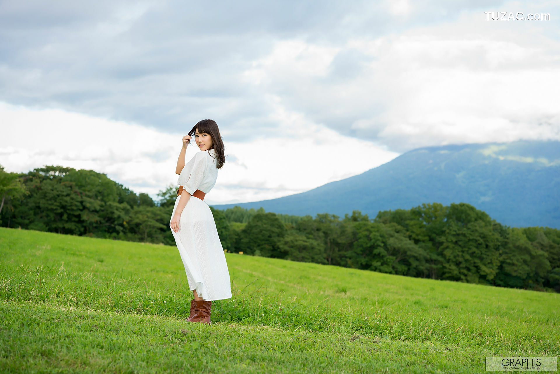 Graphis_あやみ旬果《Beautiful Body》 Gals 写真集[57P]