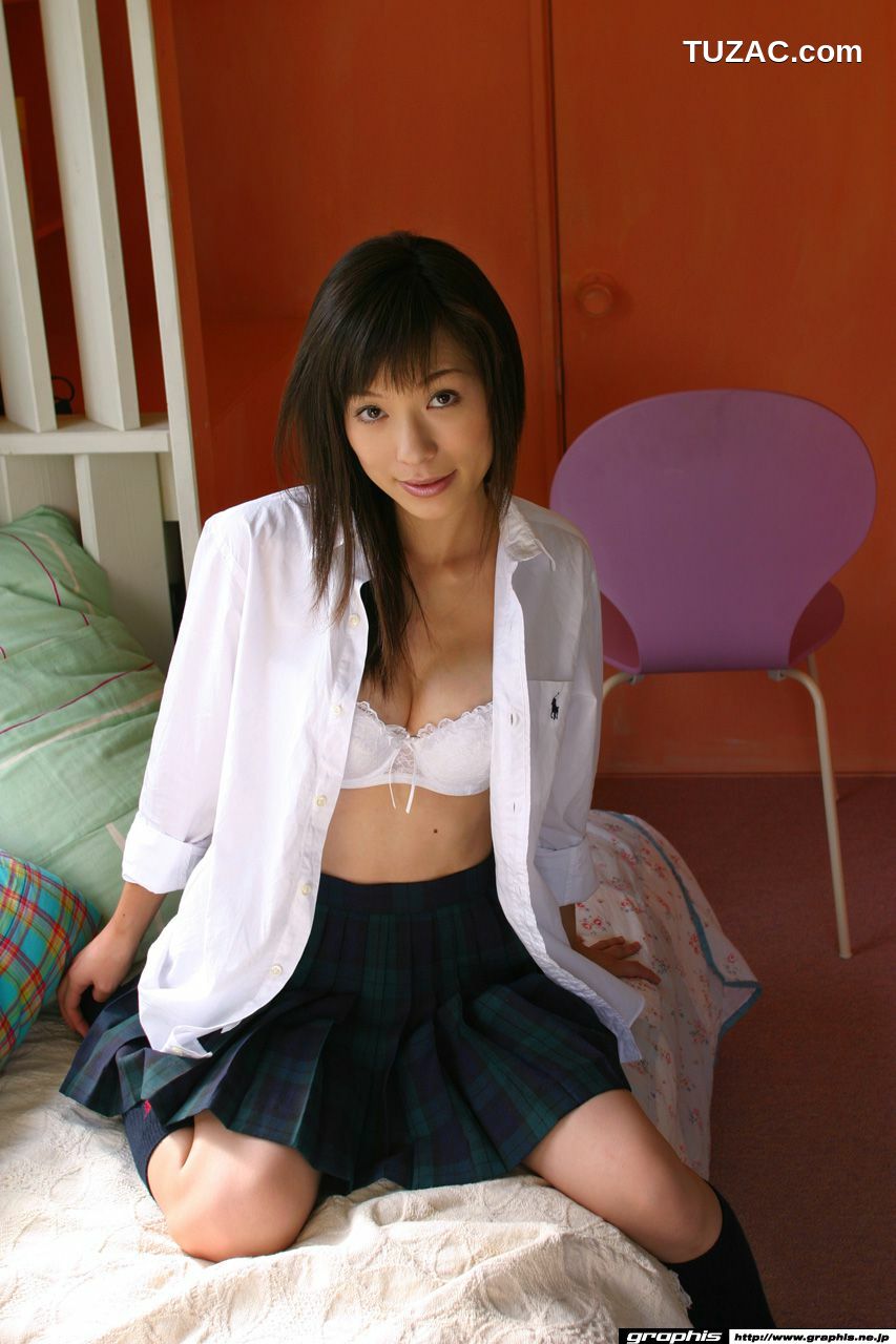 Graphis_かすみ果穂/佳澄果穗 First Gravure 初脱ぎ娘 写真集[16P]