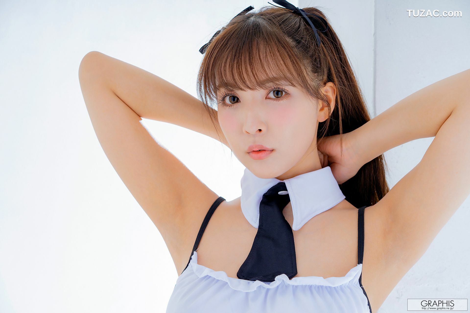 Graphis_三上悠亜《New Year 2020》 Limited Edition 写真集[23P]