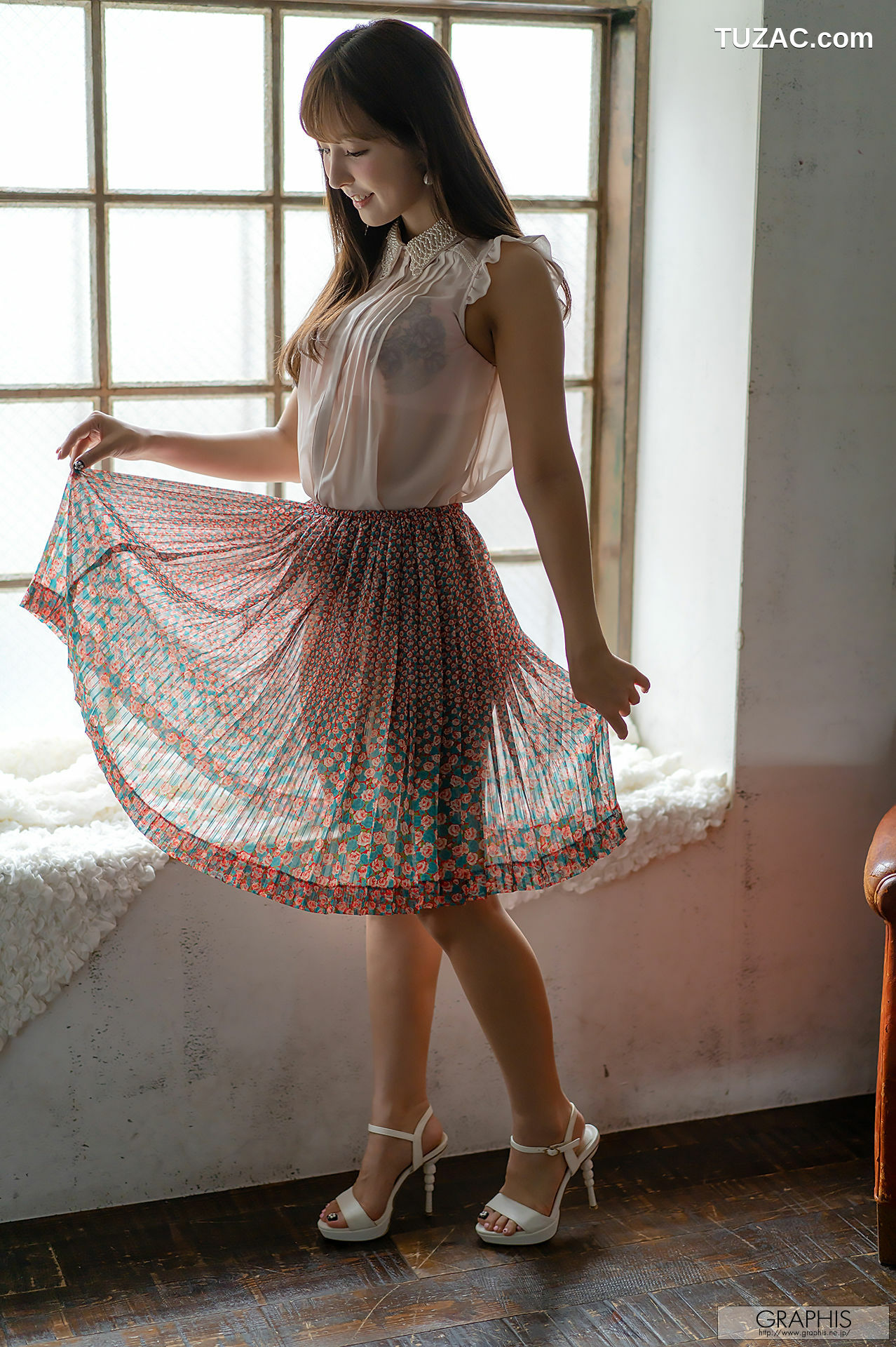 Graphis_三上悠亜《Sweet Smile》 Gals461 写真集[64P]