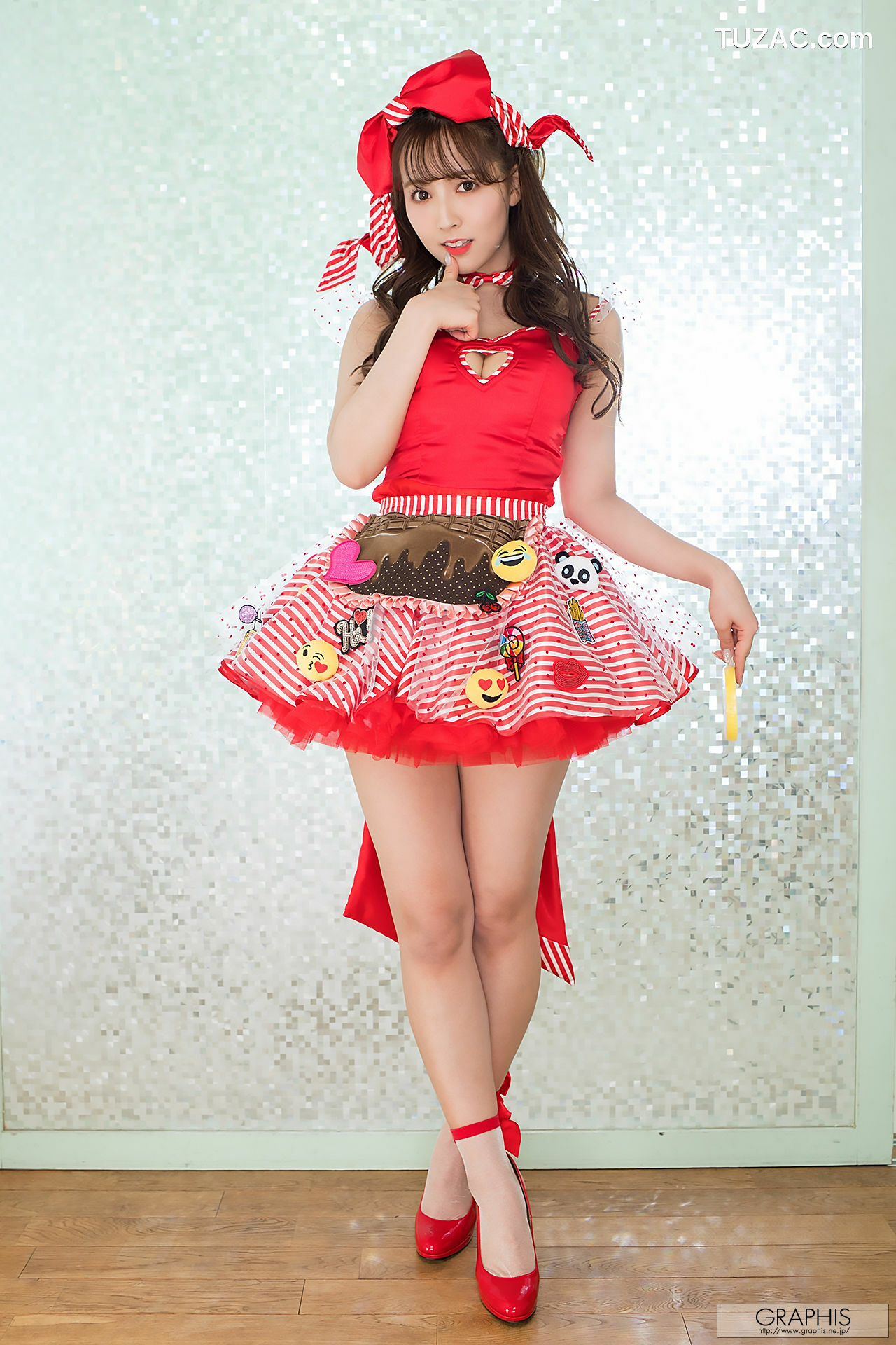 Graphis_三上悠亜《Valentine Special 2018》 LIMITED EDITION 写真集[10P]