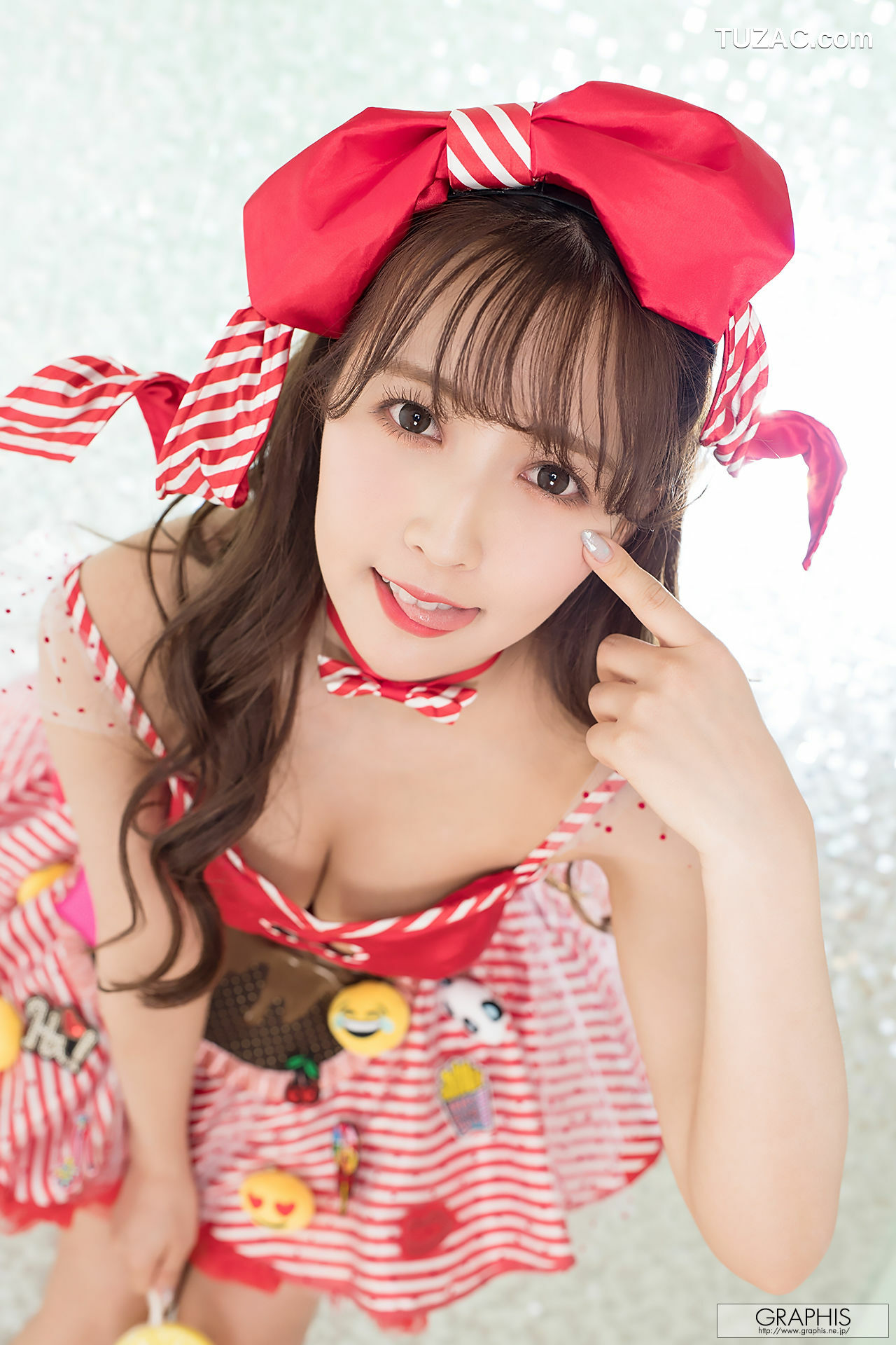 Graphis_三上悠亜《Valentine Special 2018》 LIMITED EDITION 写真集[10P]