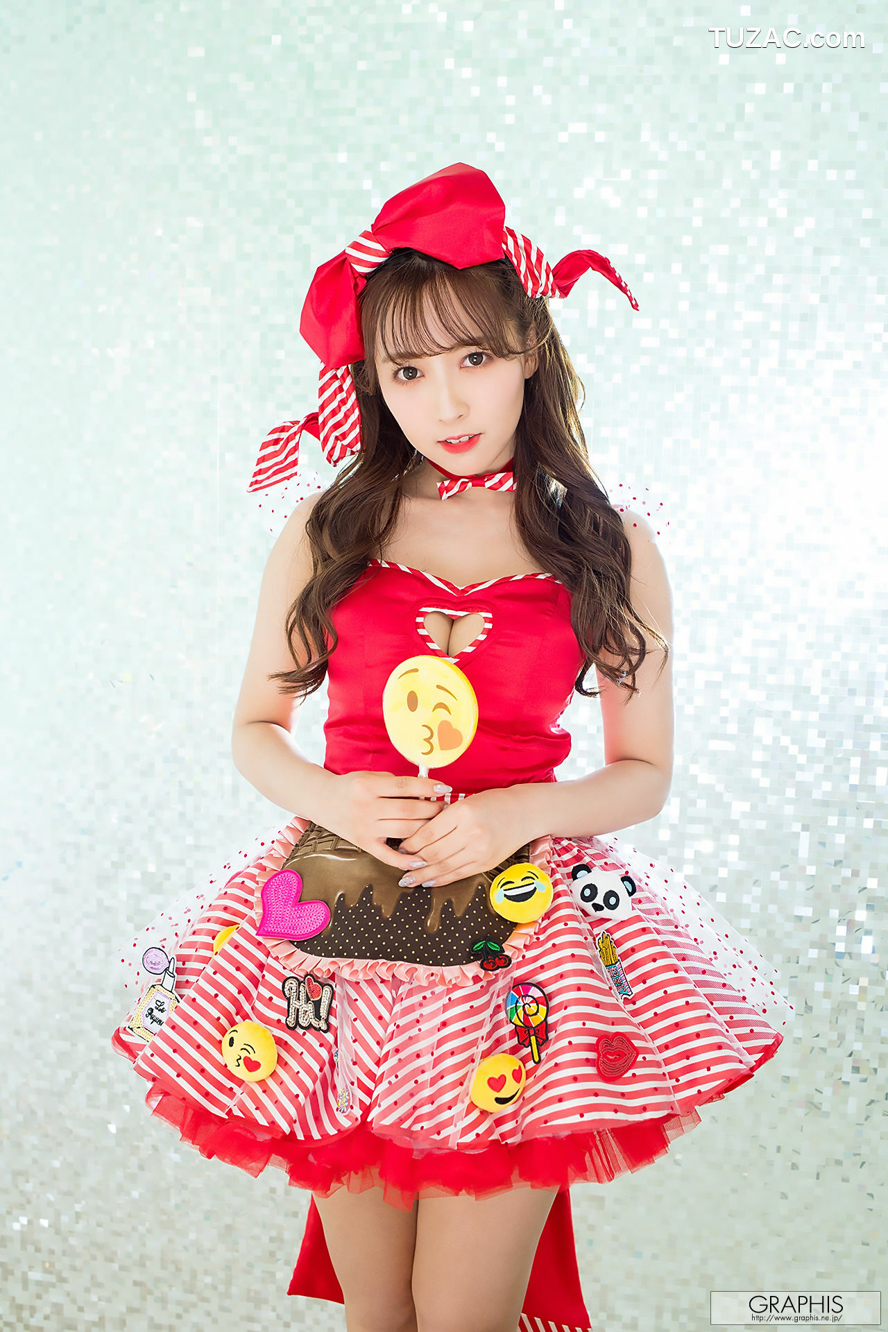 Graphis_三上悠亜《Valentine Special 2018》 LIMITED EDITION 写真集[10P]