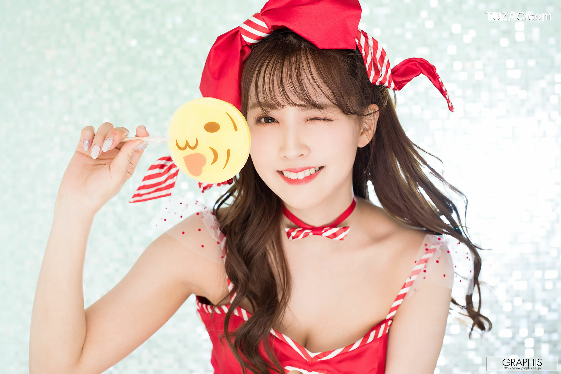Graphis_三上悠亜《Valentine Special 2018》 LIMITED EDITION 写真集[10P]