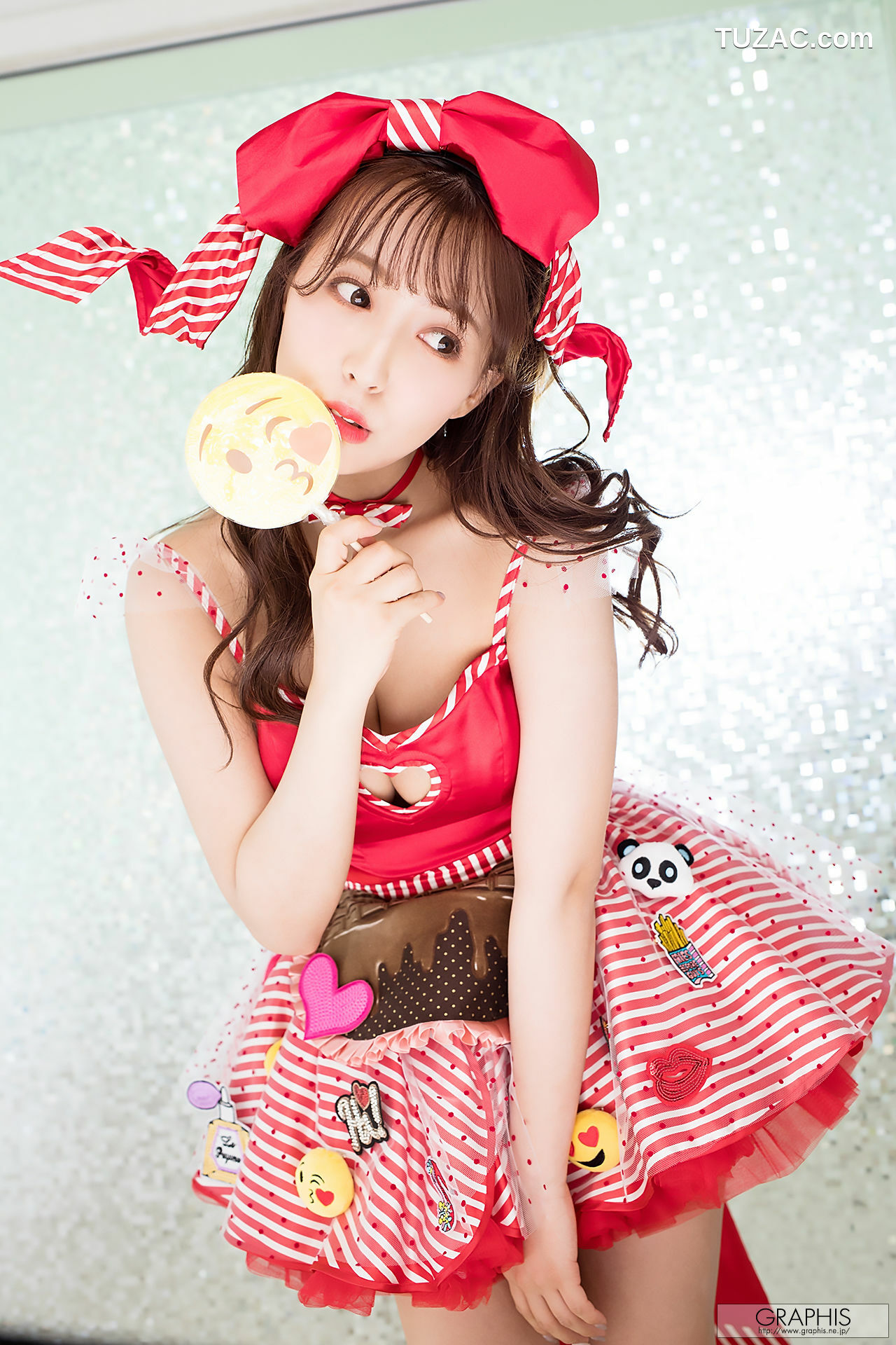 Graphis_三上悠亜《Valentine Special 2018》 LIMITED EDITION 写真集[10P]