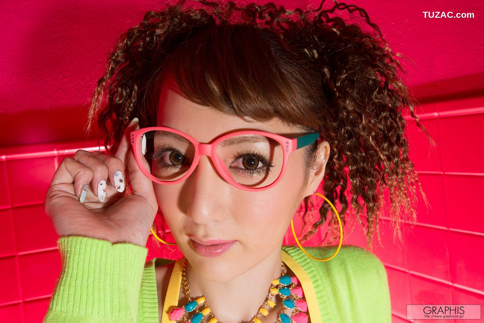 Graphis_冬月かえで《Charms》 Gals 写真集[26P]