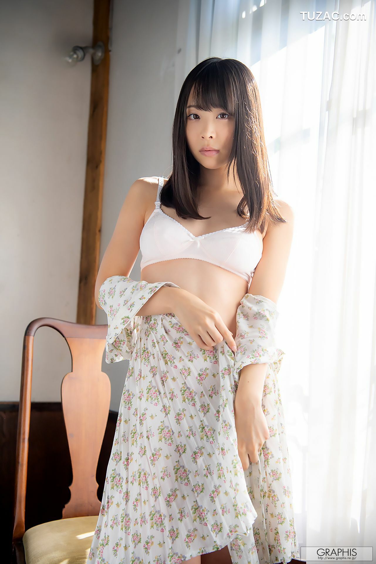 Graphis_吉岡ひより(吉冈日和) Hiyori Yoshioka First Gravure 初脱ぎ娘 No.168 写真集[70P]