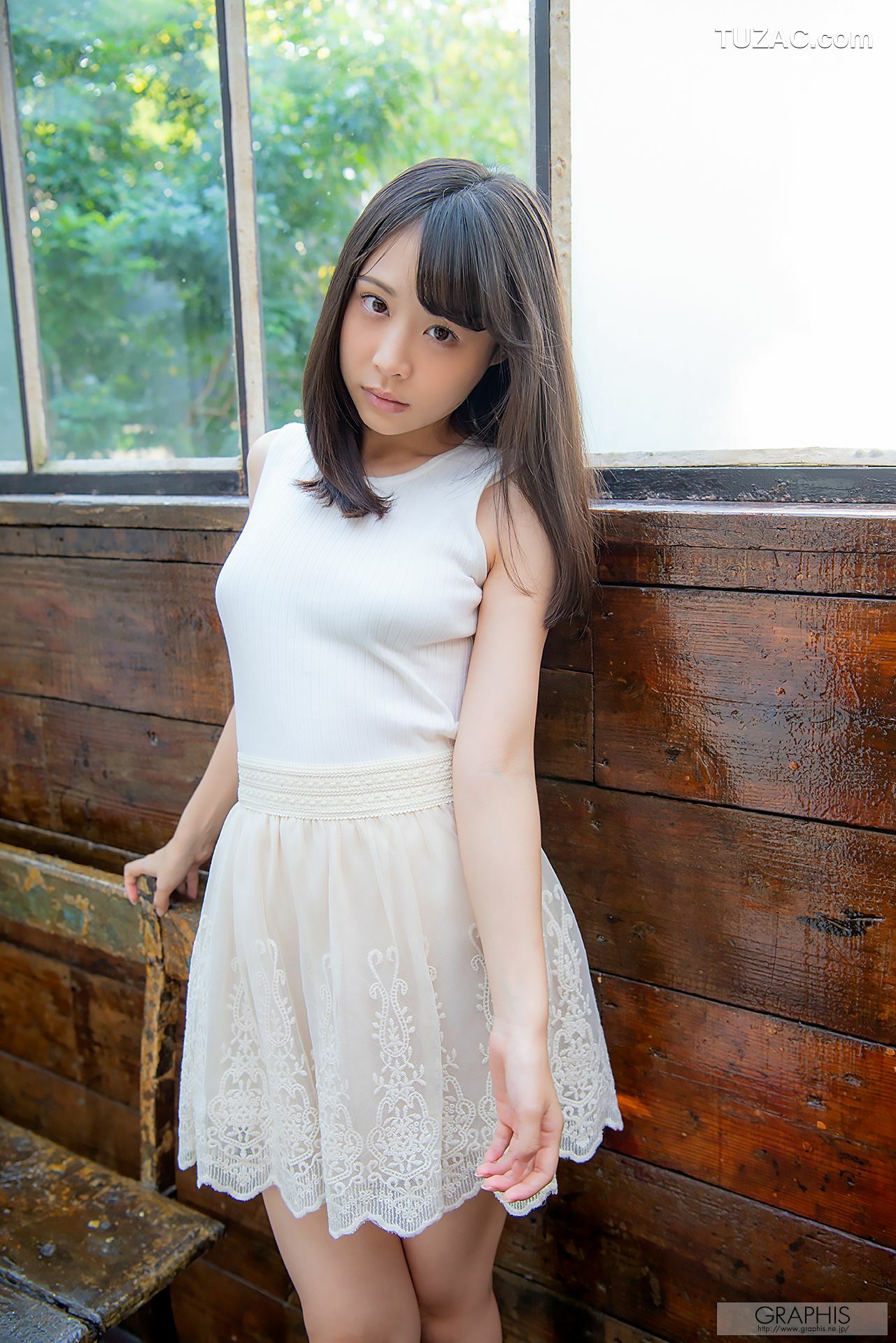 Graphis_吉岡ひより(吉冈日和) Hiyori Yoshioka First Gravure 初脱ぎ娘 No.168 写真集[70P]