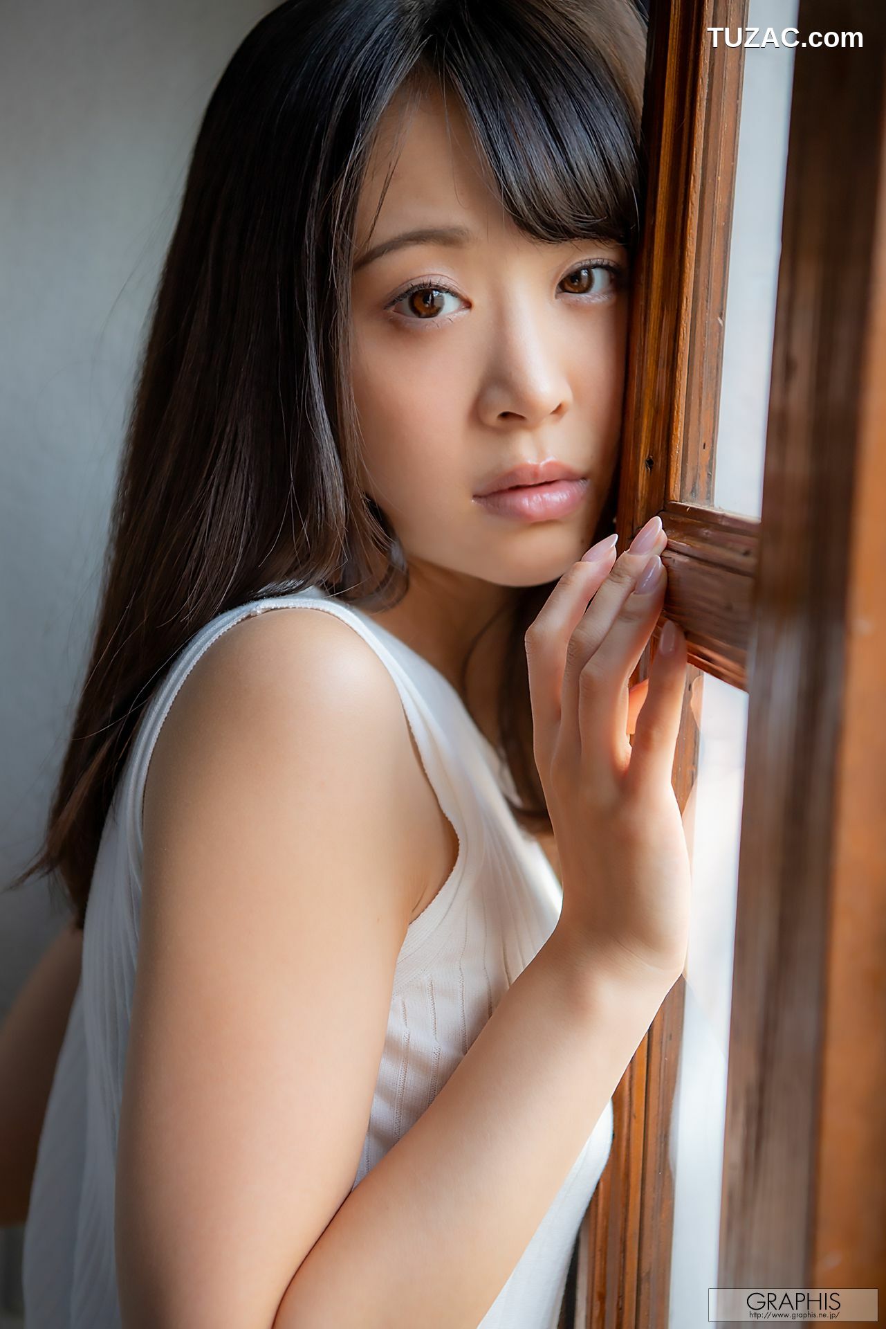 Graphis_吉岡ひより(吉冈日和) Hiyori Yoshioka First Gravure 初脱ぎ娘 No.168 写真集[70P]