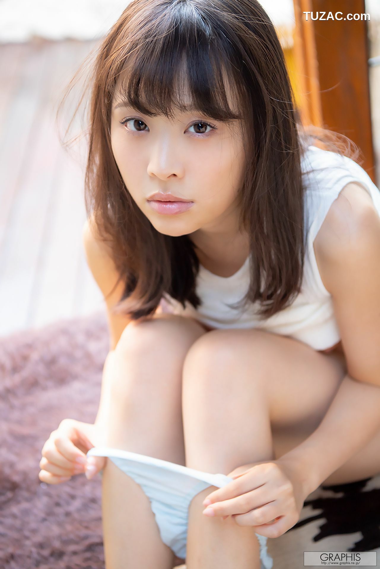 Graphis_吉岡ひより(吉冈日和) Hiyori Yoshioka First Gravure 初脱ぎ娘 No.168 写真集[70P]