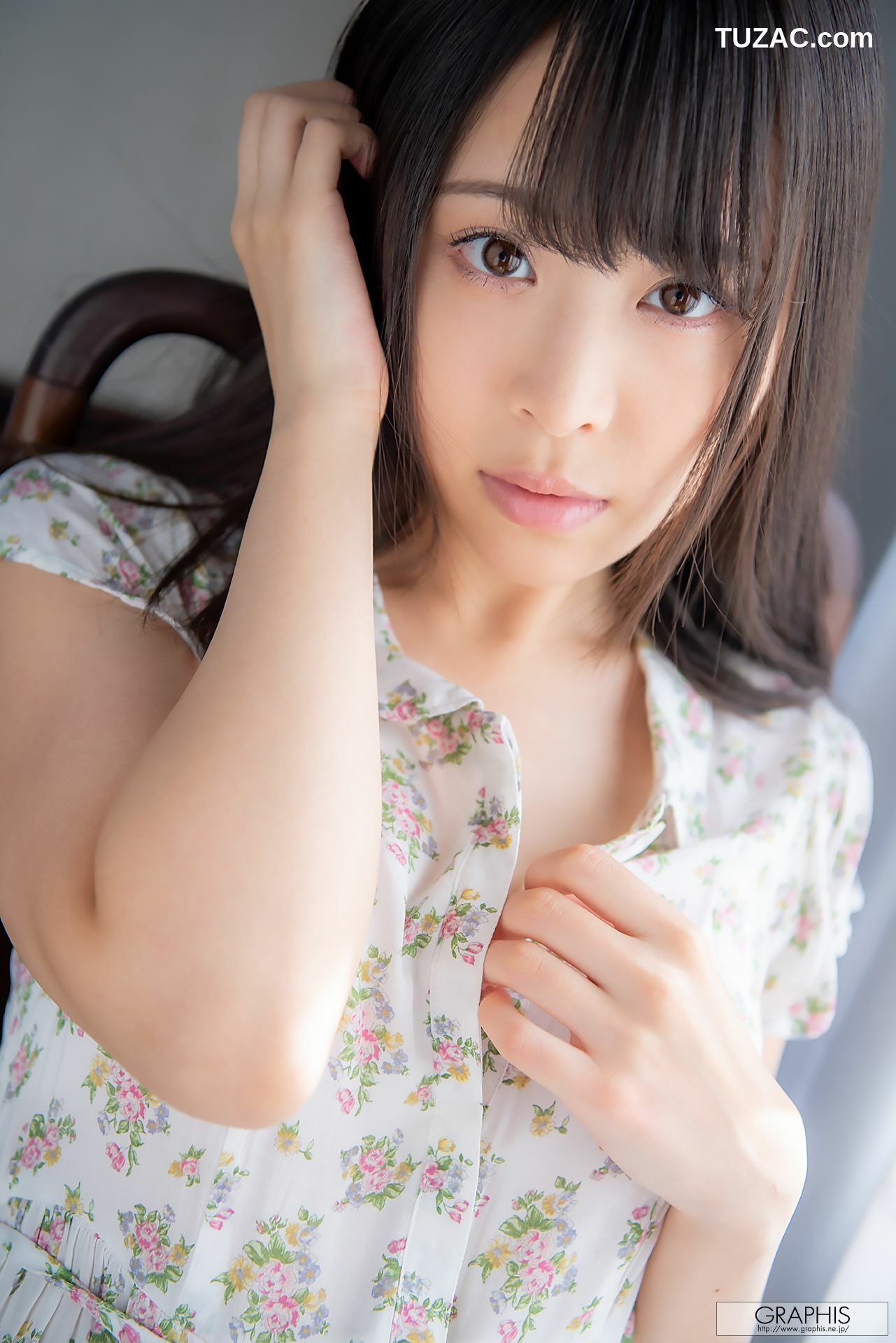 Graphis_吉岡ひより(吉冈日和) Hiyori Yoshioka First Gravure 初脱ぎ娘 No.168 写真集[70P]
