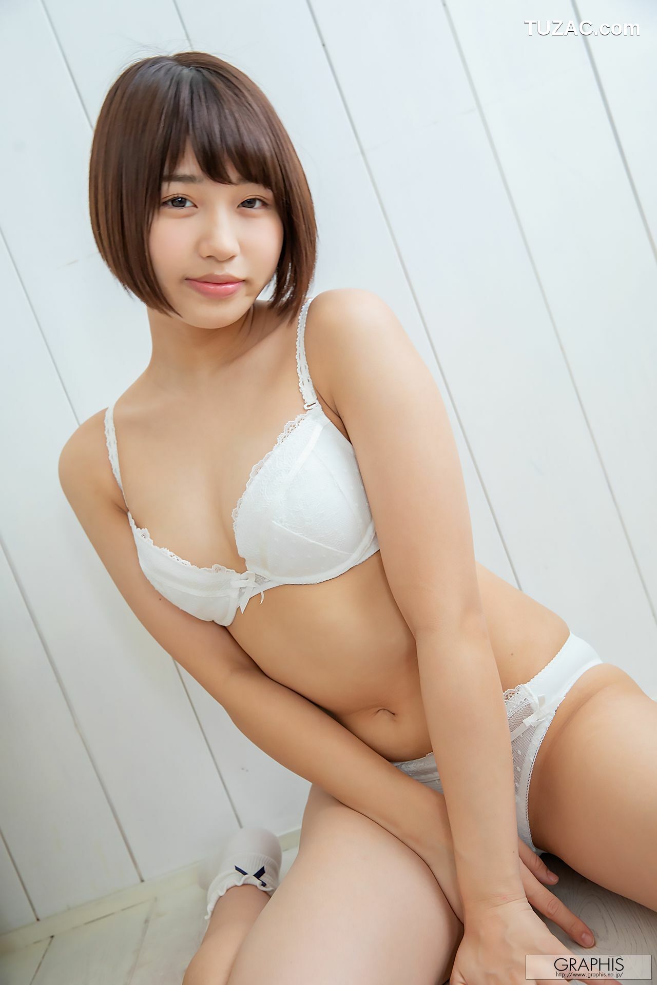 Graphis_唯井まひろ 《Pure Smile》 Gals 写真集[35P]