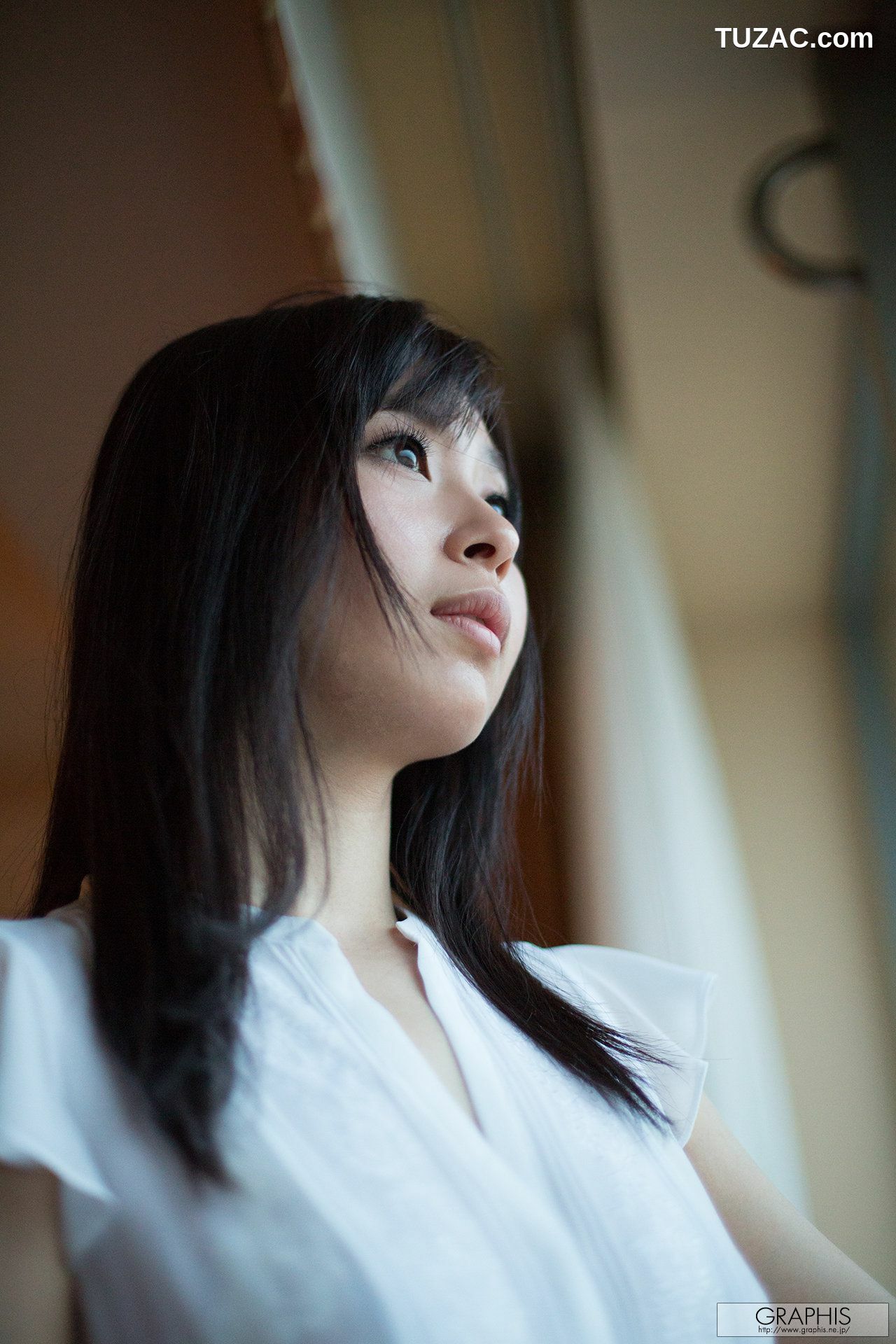 Graphis_小川桃果 First Gravure 初脫ぎ娘 写真集[57P]