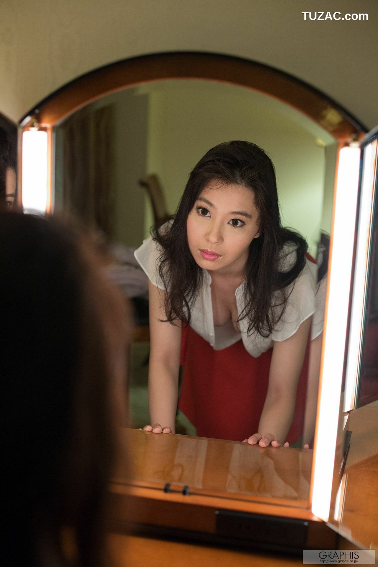 Graphis_小川桃果 First Gravure 初脫ぎ娘 写真集[57P]