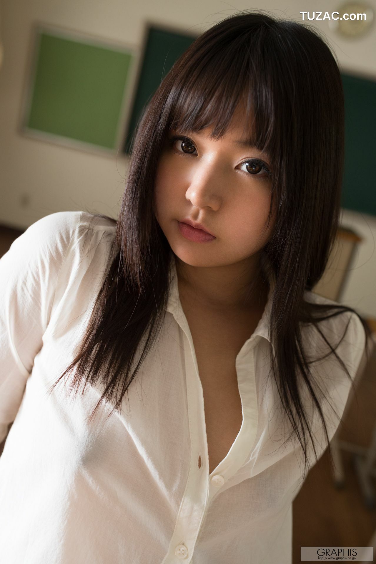 Graphis_彩乃なな/彩乃奈奈『Whimsical cat』 Gals 写真集[46P]