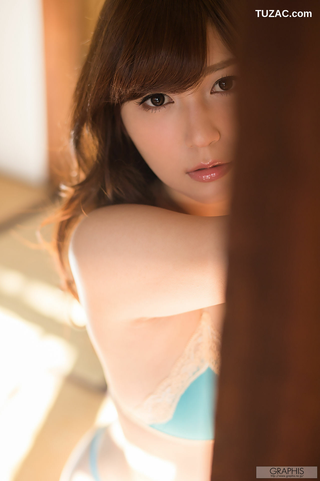 Graphis_愛音まりあ/爱音麻里亚《Pleasant Breeze》 Gals 写真集[36P]
