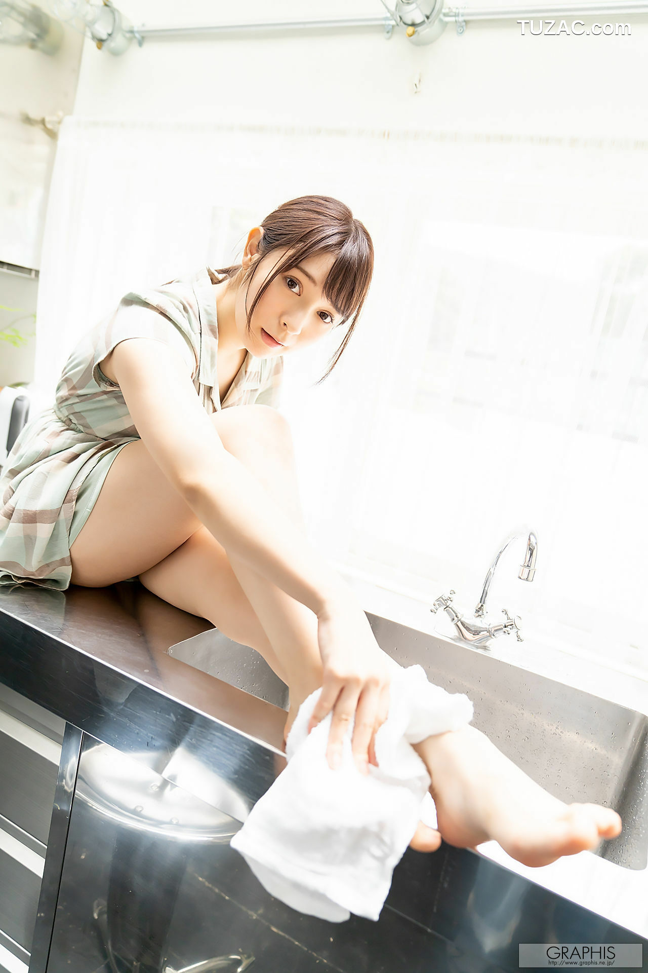 Graphis_成宫梨香/成宮りか《Refresh Girl》 Gals 写真集[68P]