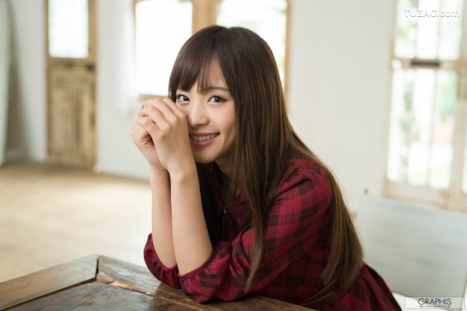 Graphis_桃乃木かな『Dazzling fruit』 Gals 写真集[55P]