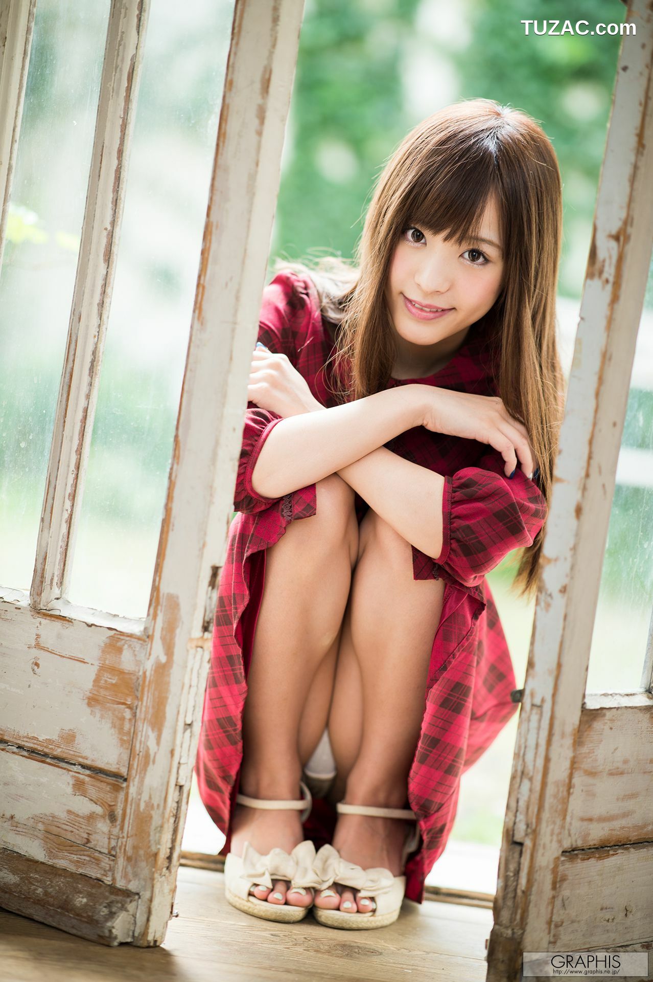 Graphis_桃乃木かな『Dazzling fruit』 Gals 写真集[55P]