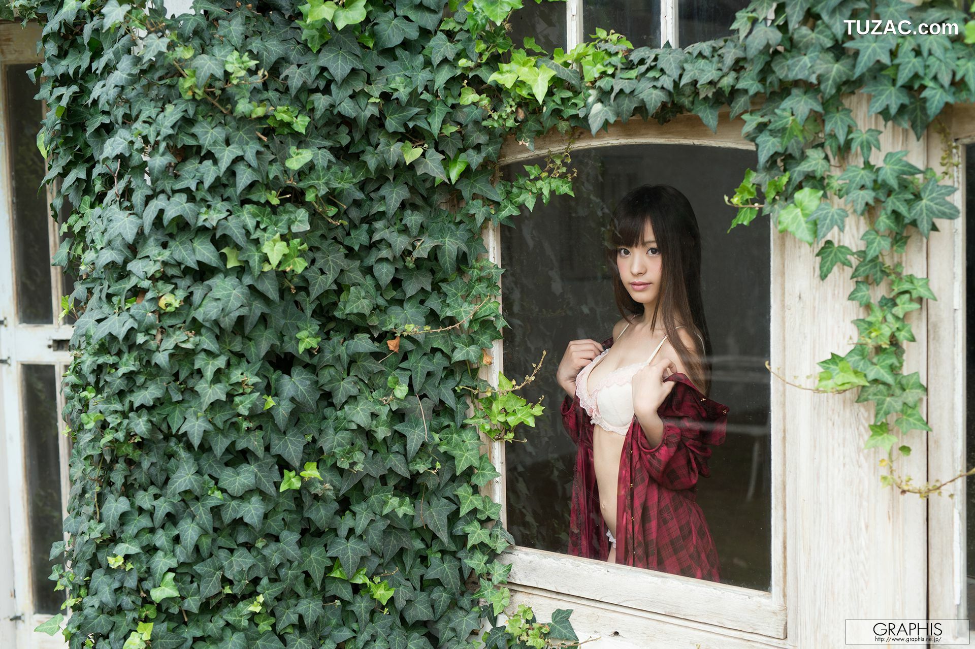 Graphis_桃乃木かな『Dazzling fruit』 Gals 写真集[55P]