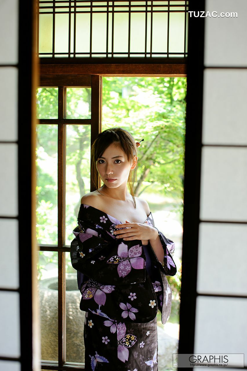 Graphis_横山美雪《Blossoms》 Gals 写真集[32P]