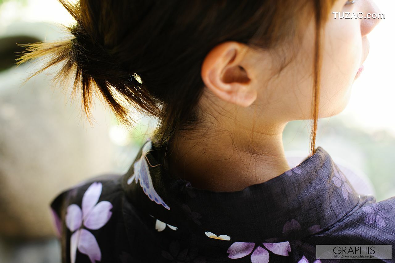 Graphis_横山美雪《Blossoms》 Gals 写真集[32P]