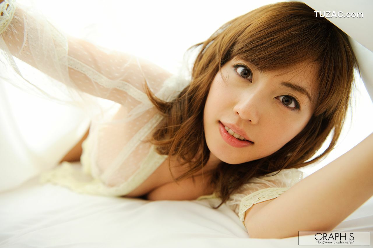 Graphis_横山美雪《Blossoms》 Gals 写真集[32P]