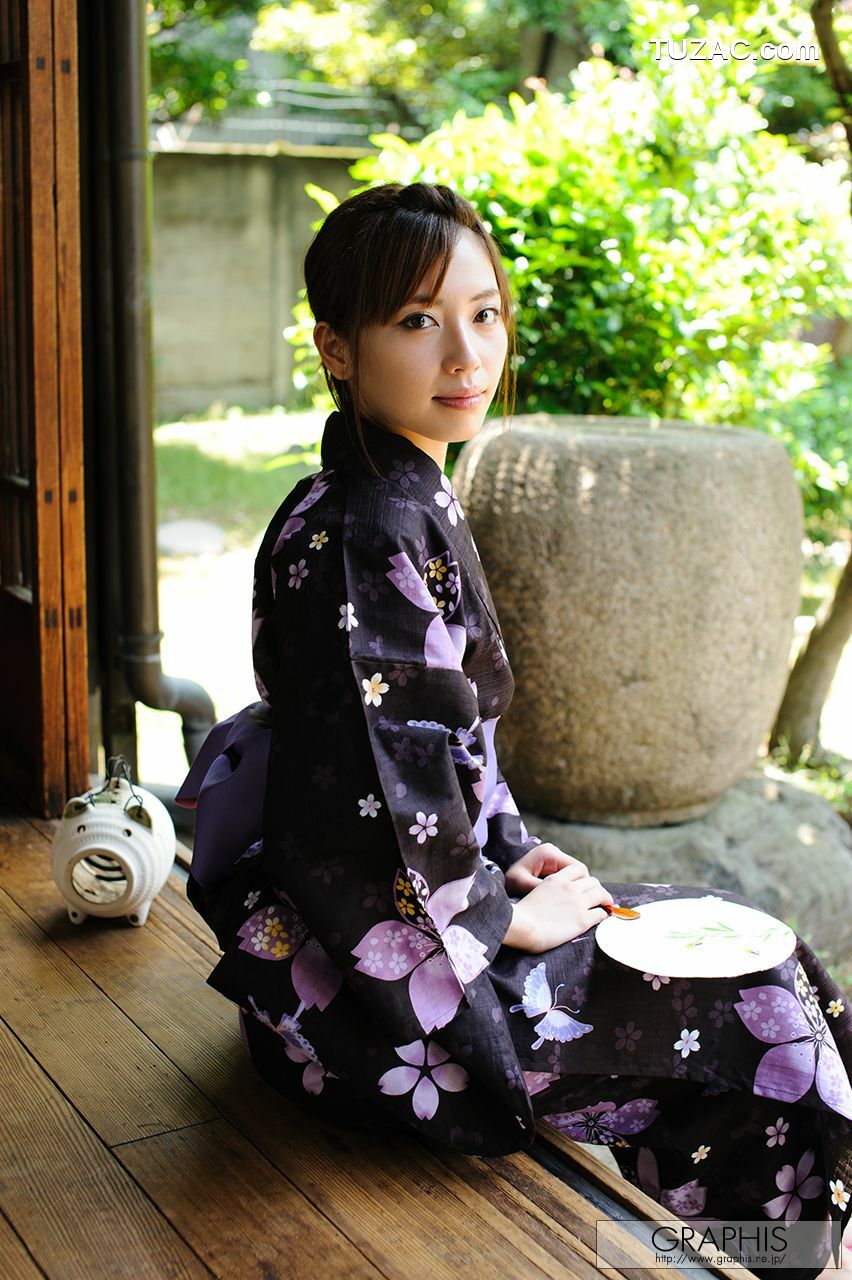 Graphis_横山美雪《Blossoms》 Gals 写真集[32P]