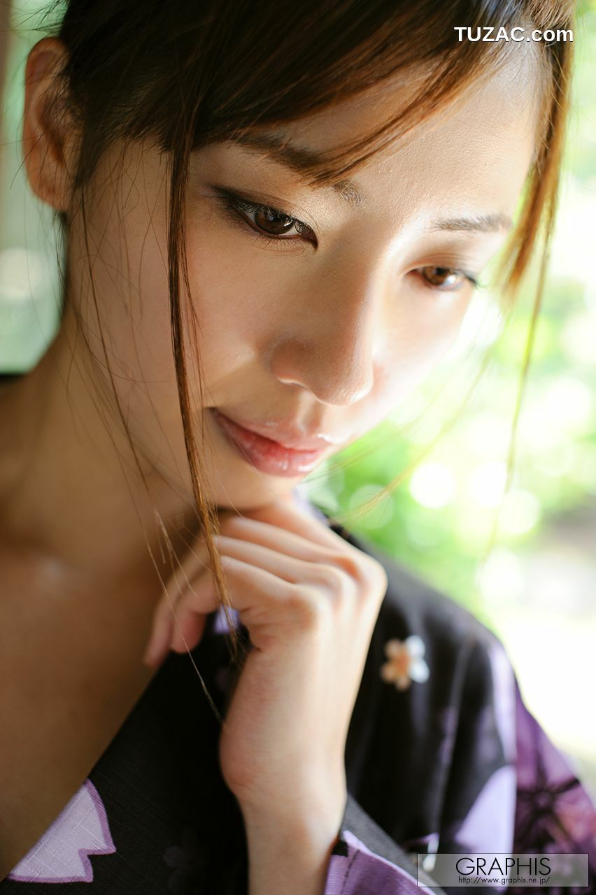 Graphis_横山美雪《Blossoms》 Gals 写真集[32P]