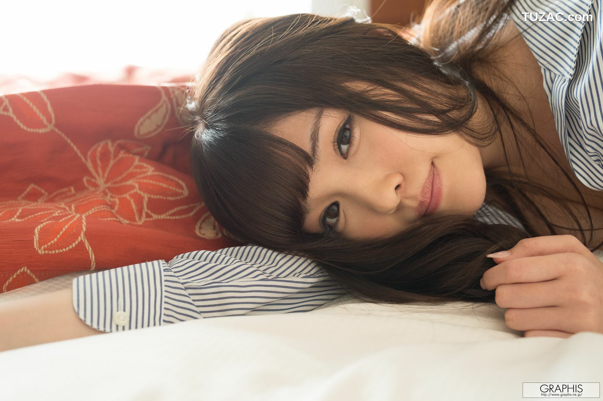 Graphis_橋本ありな《Angel whisper》 Gals 写真集[63P]