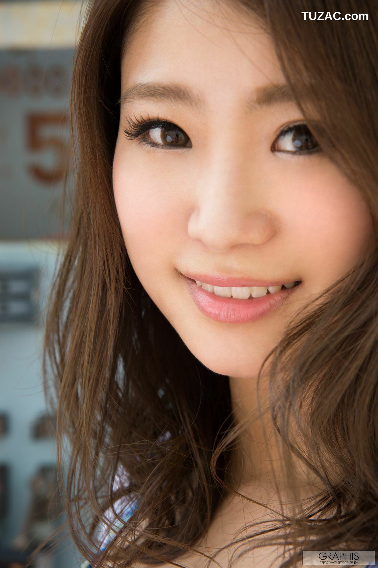 Graphis_深田ナナ/深田奈奈『Natural-Busty-Girl!』 Gals 写真集[53P]