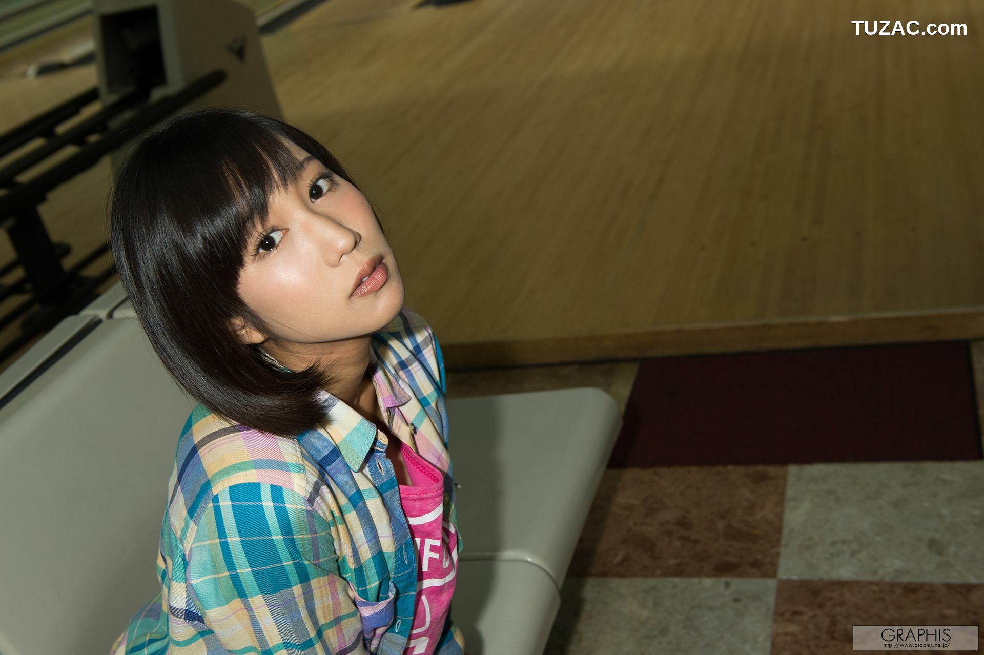 Graphis_湊莉久《Winter Special Gallery》 写真集[36P]