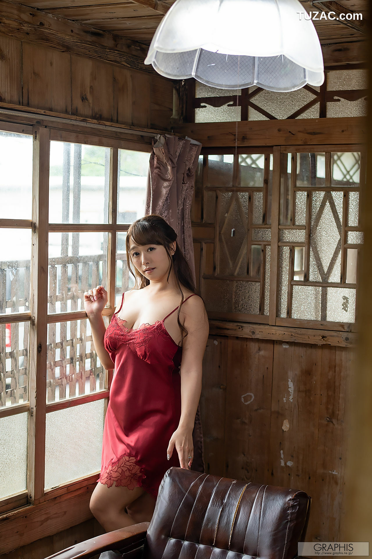 Graphis_白石茉莉奈『Oh Boy!』 EARLY SUMMER SPECIAL 2018 写真集[50P]