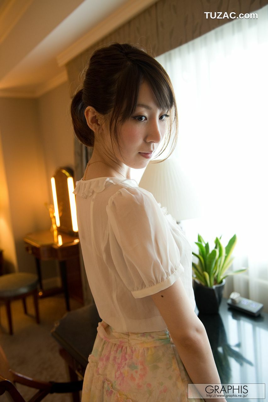 Graphis_知花メイサ/知花梅莎 First Gravure 初脱ぎ娘 写真集[62P]