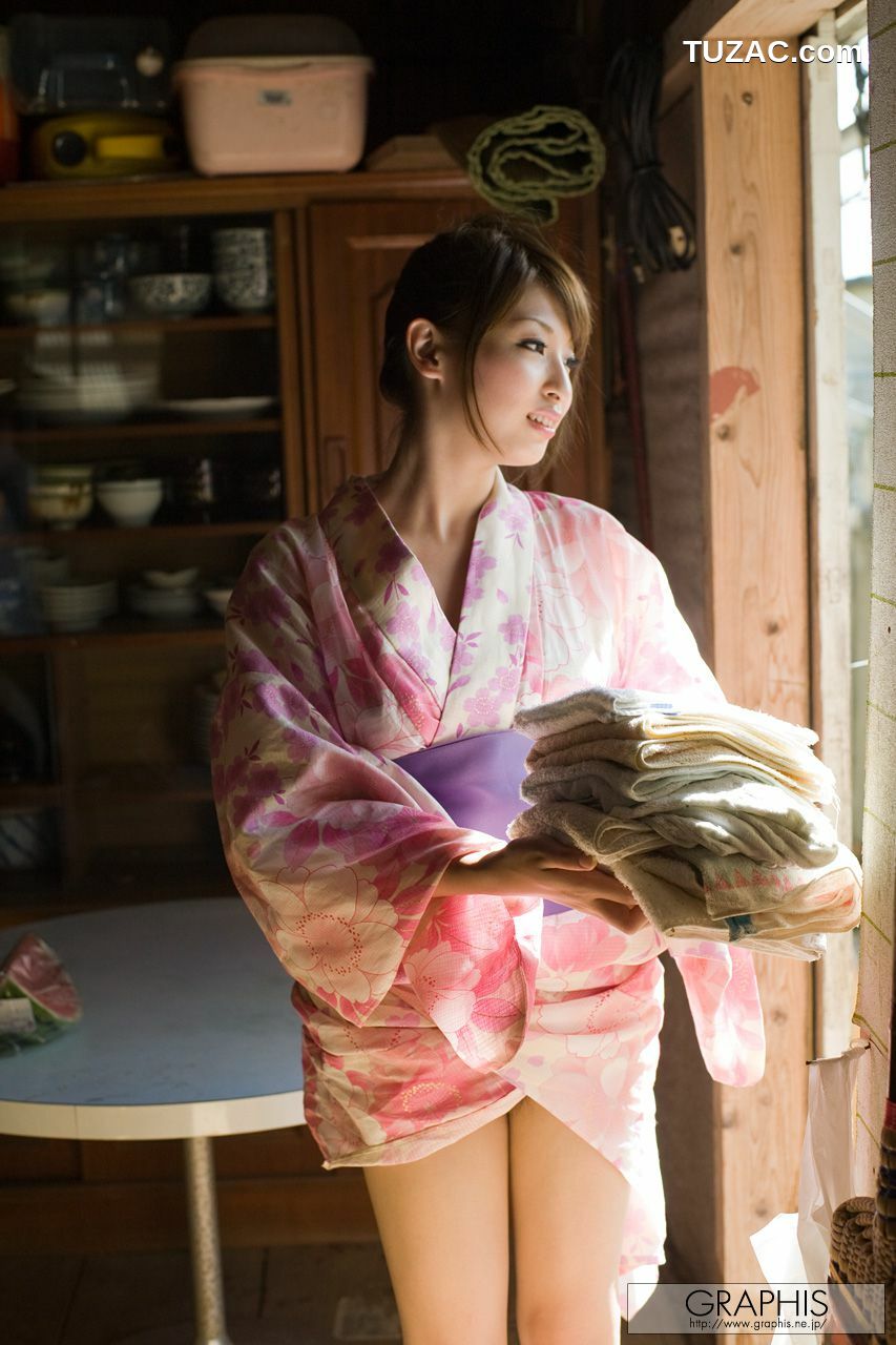 Graphis_秋山祥子《Lucky》 Gals 写真集[31P]