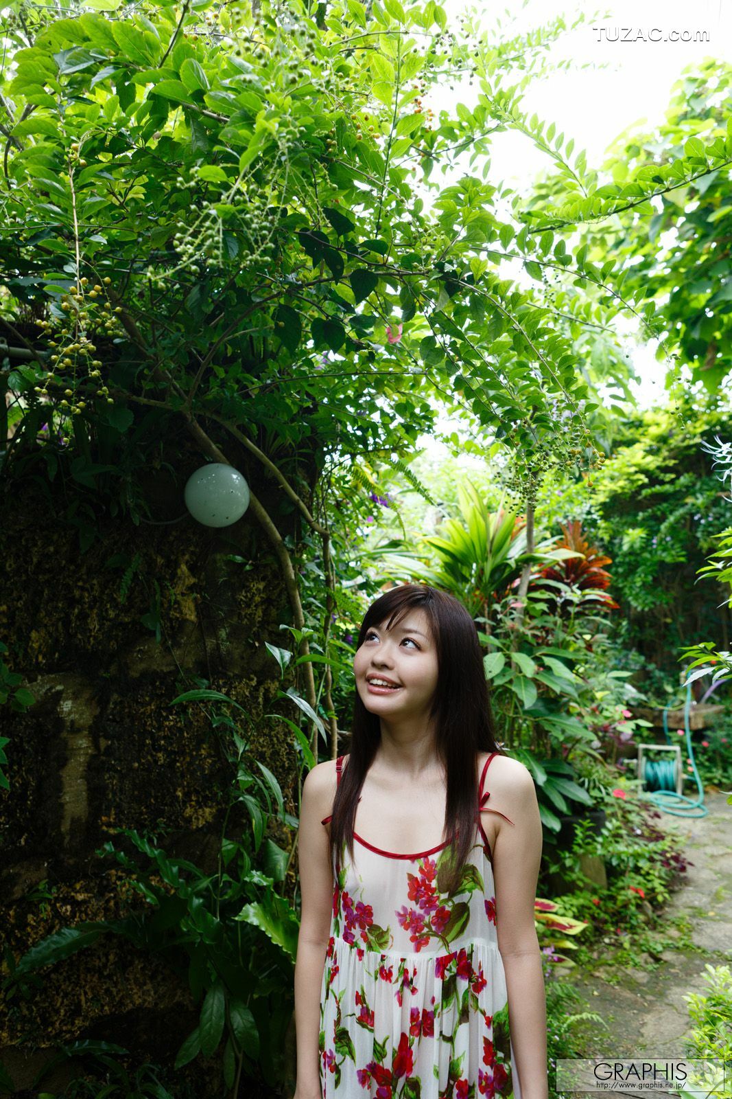 Graphis_葉山めい/叶山芽衣 First Gravure 初脱ぎ娘 写真集[37P]