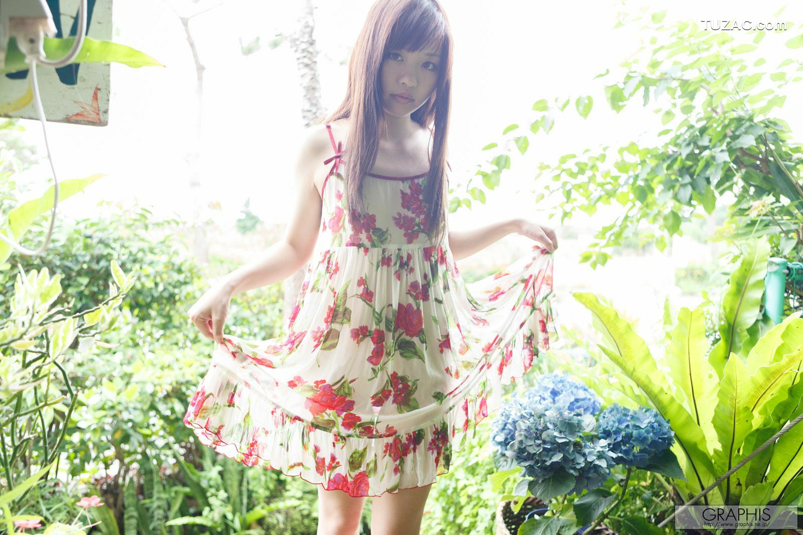 Graphis_葉山めい/叶山芽衣 First Gravure 初脱ぎ娘 写真集[37P]