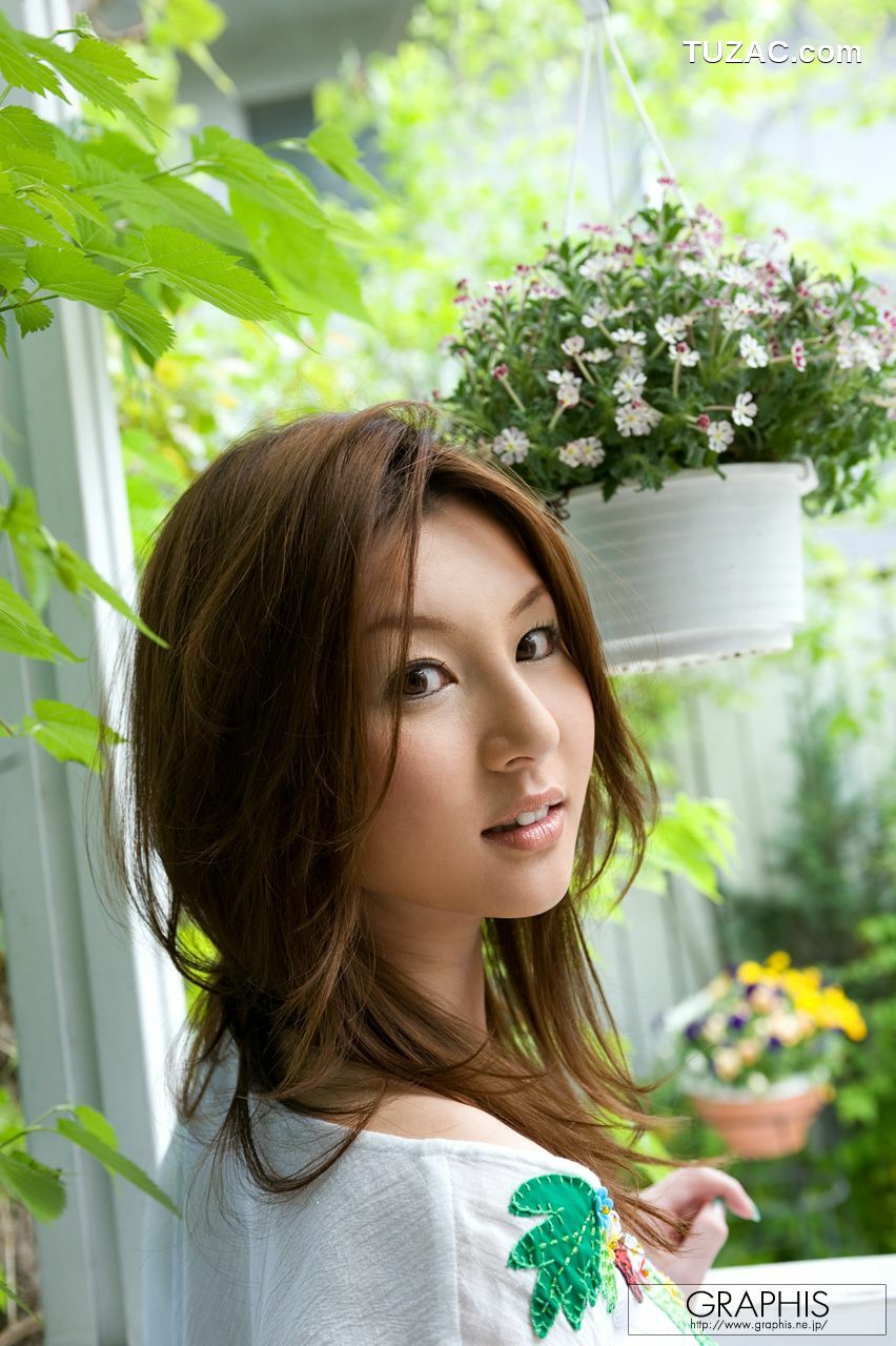 Graphis_辰巳唯《Long Legs》 Gals 写真集[29P]