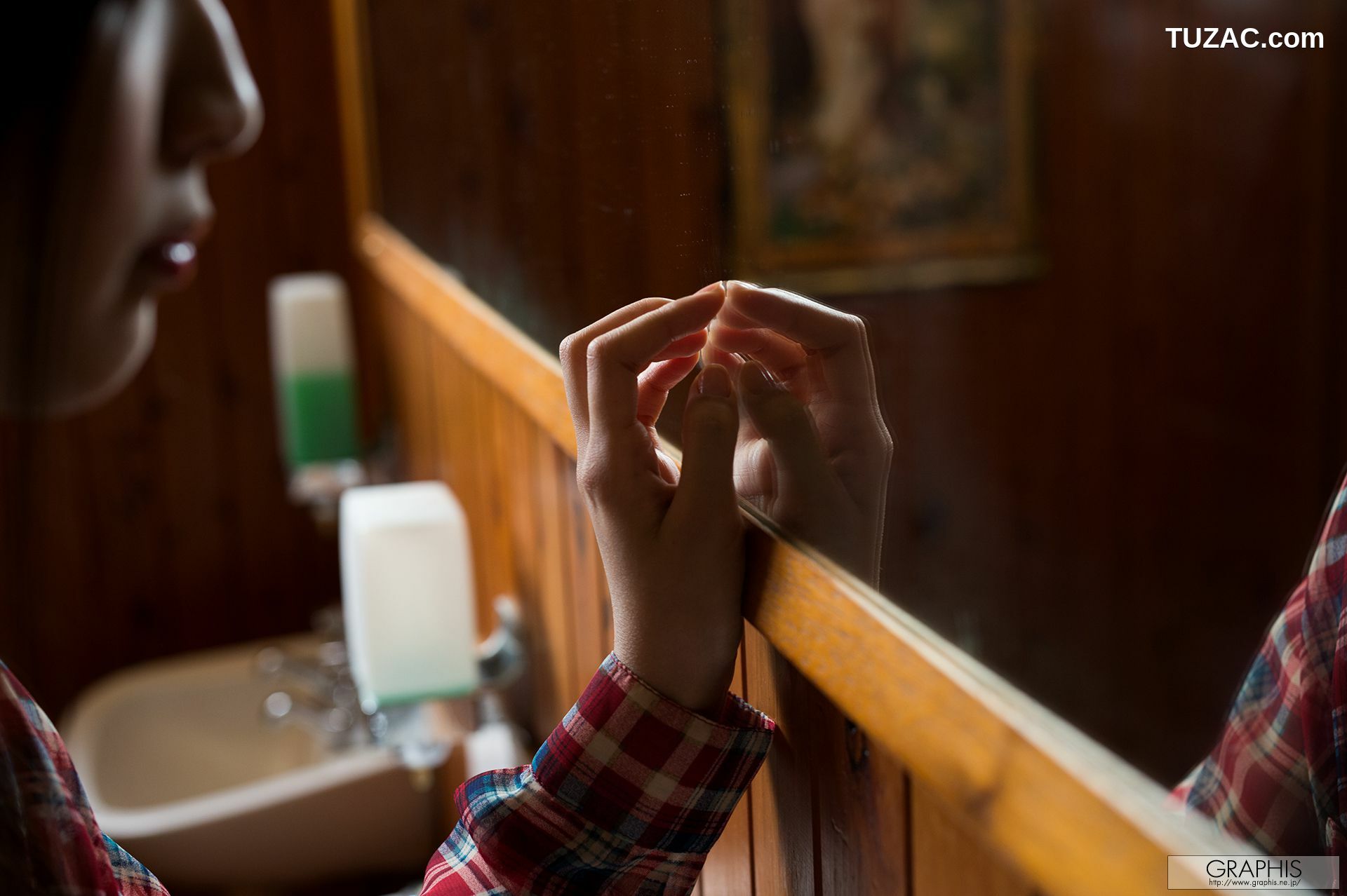 Graphis_辻本杏《Saturation》 Gals 写真集[30P]